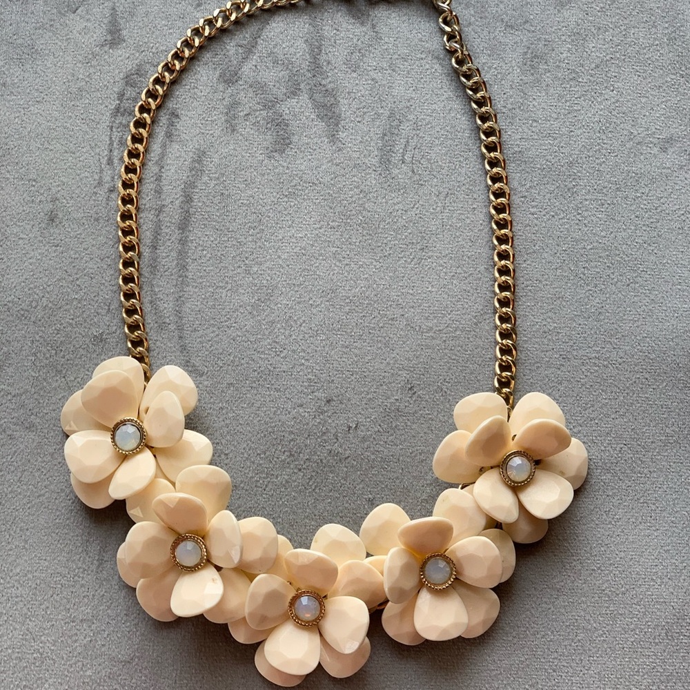 Flower necklace